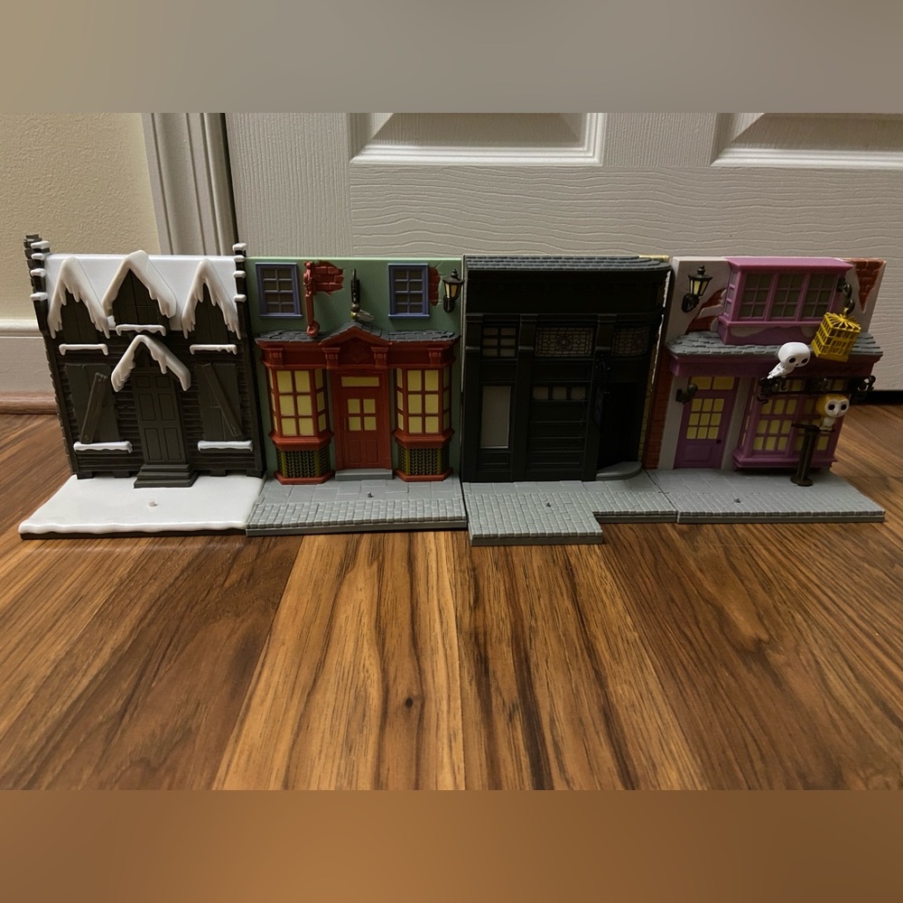 FUNKO Pop Wizarding World of Harry Potter buildings- Leaky Cauldron, Shack, etc